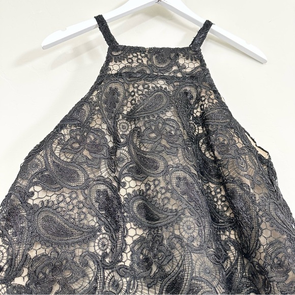 Amber Sakai Embroidered Lace Appliqué Oversized Flowy High Low Dress - Picture 4 of 15